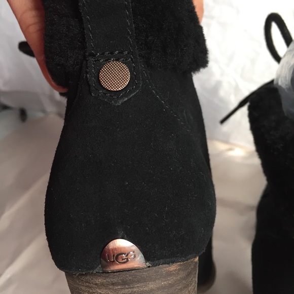 UGG NEW BLACK SUEDE BOOTIS SZ-8 - Picture 5 of 8